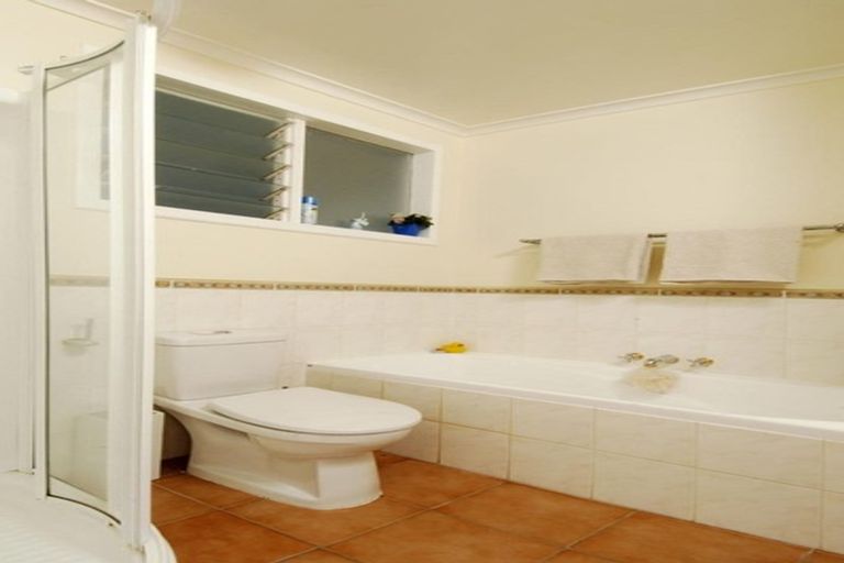 Photo of property in 14 Madison Place, Forrest Hill, Auckland, 0620