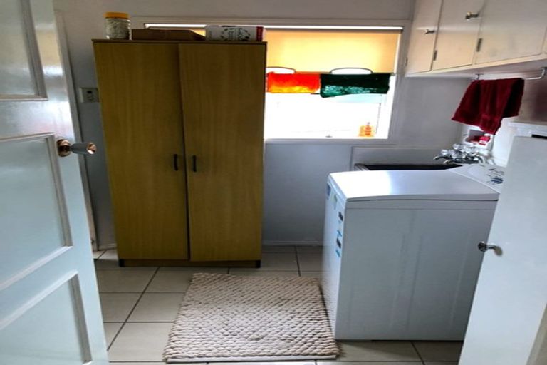 Photo of property in 3 Larne Avenue, Pakuranga Heights, Auckland, 2010