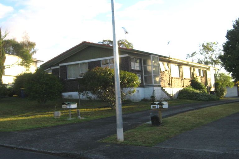 Photo of property in 1/25 Mannering Place, Hillcrest, Auckland, 0627