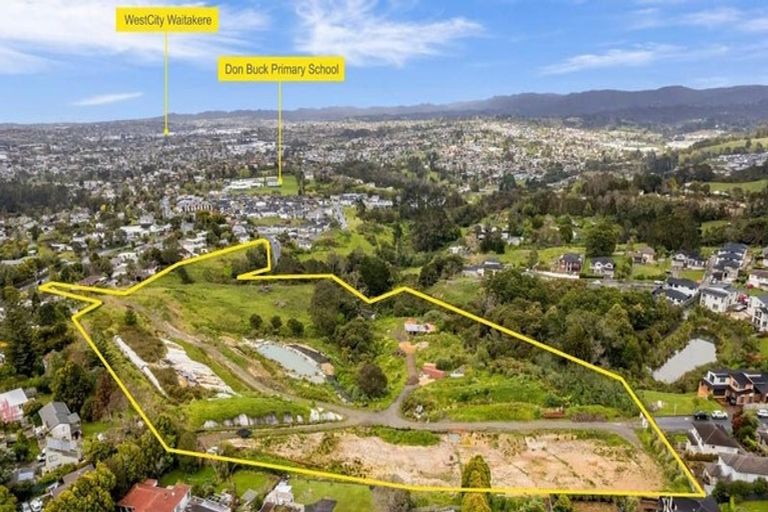 Photo of property in 39 Chamberlain Road, Massey, Auckland, 0614