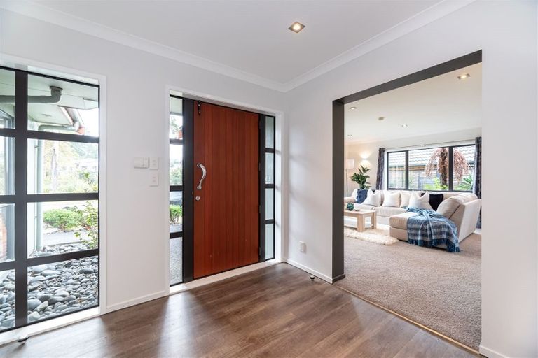 Photo of property in 61 Sapperton Drive, Henderson, Auckland, 0612