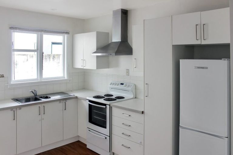 Photo of property in 2/92 Office Road, Merivale, Christchurch, 8014