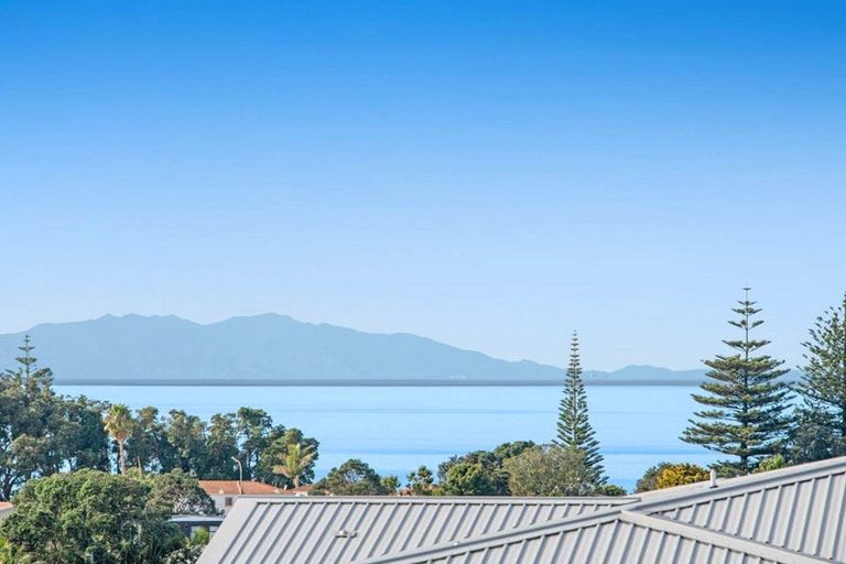 Photo of property in 119 Panorama Heights, Orewa, 0931