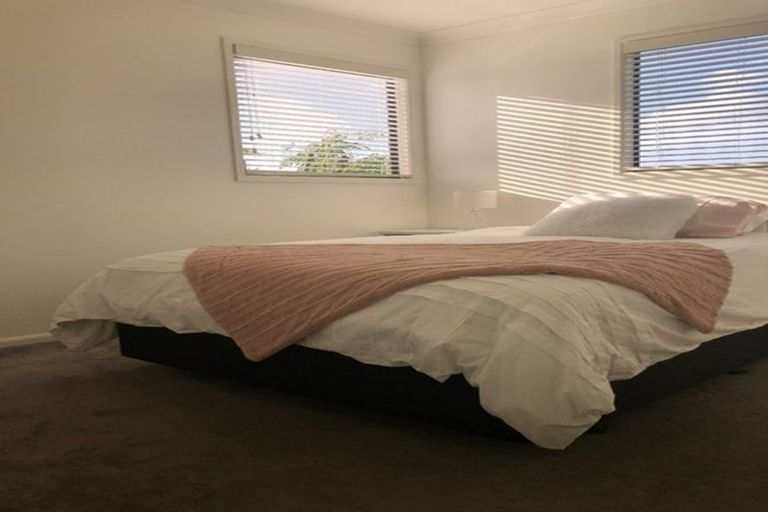 Photo of property in 79 Mt Lebanon Crescent, The Gardens, Auckland, 2105