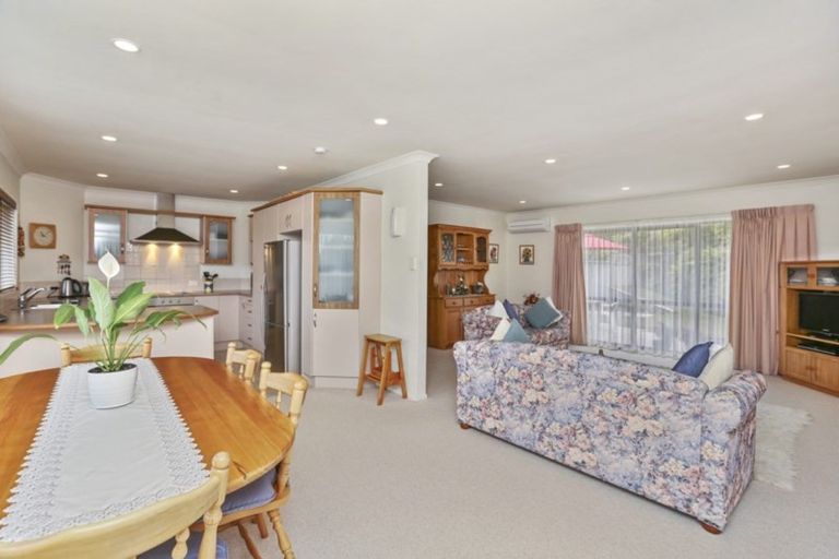 Photo of property in 10 Kororako Grove, Whalers Gate, New Plymouth, 4310