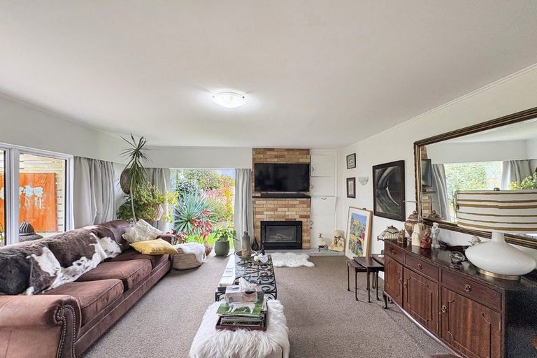 Photo of property in 2 Saint Leonard Street, Saint Johns Hill, Whanganui, 4501