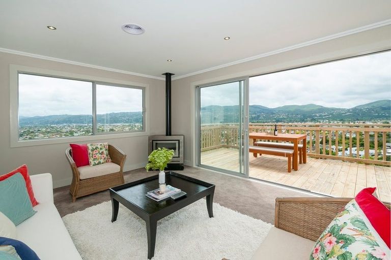 Photo of property in 43 Woodvale Grove, Fairfield, Lower Hutt, 5011