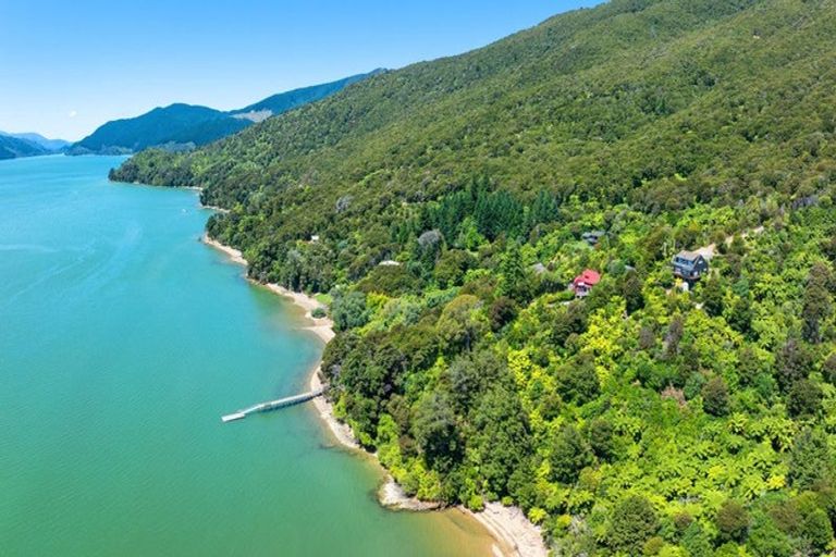 Photo of property in 542 Moetapu Bay Road, Moetapu Bay, Picton, 7282