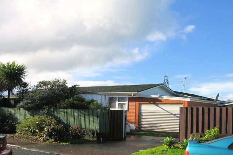 Photo of property in 1/15 Hatton Road, Orewa, 0931