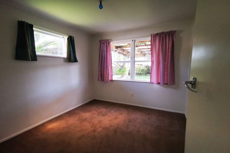 Photo of property in 25 Lendic Avenue, Henderson, Auckland, 0612