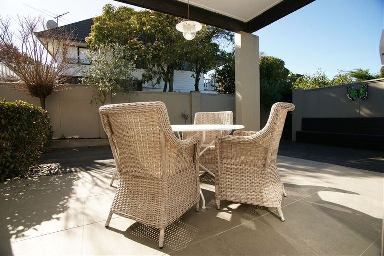 Photo of property in 2/5 Whareora Terrace, Cashmere, Christchurch, 8022