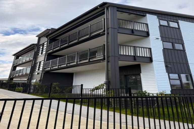 Photo of property in 51 Sharland Avenue, Manurewa, Auckland, 2102