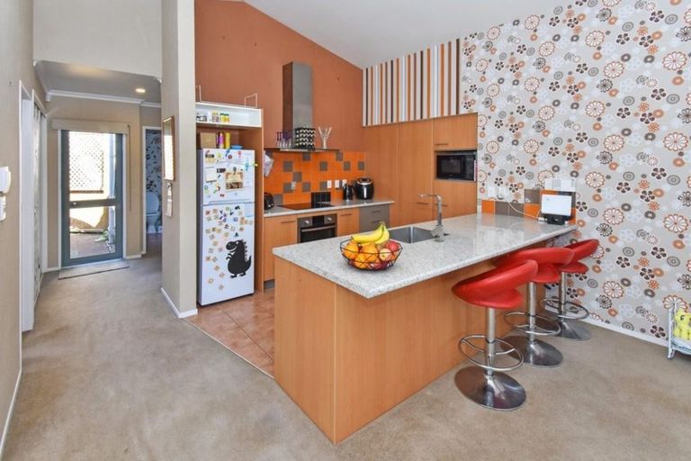 Photo of property in 99 Riverton Drive, Randwick Park, Auckland, 2105