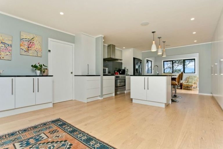Photo of property in 81 Pemberton Avenue, Bayview, Auckland, 0629