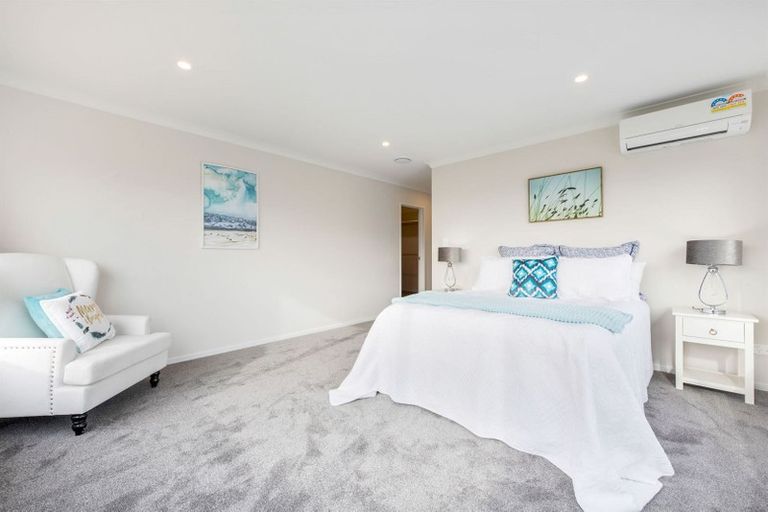 Photo of property in 18 Lime Hill Rise, Flat Bush, Auckland, 2019