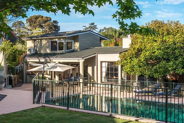 Photo of property in 59 Marine Parade, Mellons Bay, Auckland, 2014