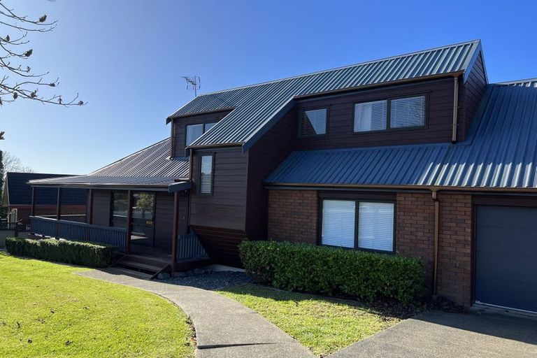Photo of property in 12 Rifleman Rise, Unsworth Heights, Auckland, 0632