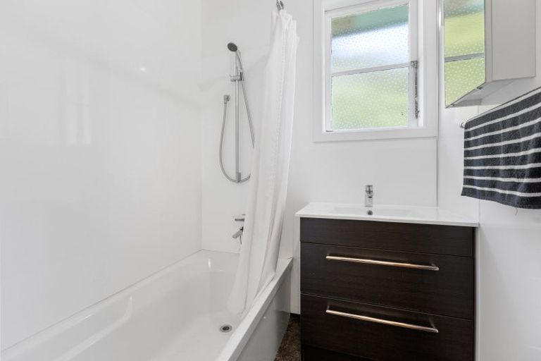 Photo of property in 70 Glenpark Avenue, Frankleigh Park, New Plymouth, 4310