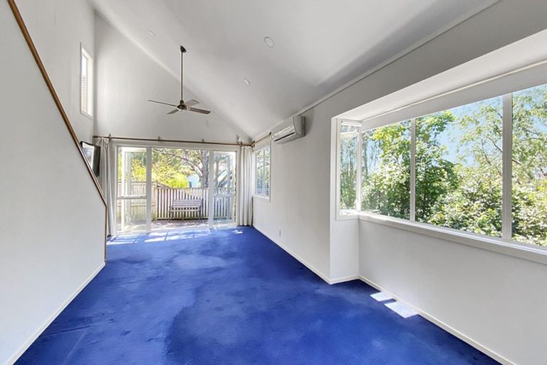 Photo of property in 1/86 Oaktree Avenue, Browns Bay, Auckland, 0630
