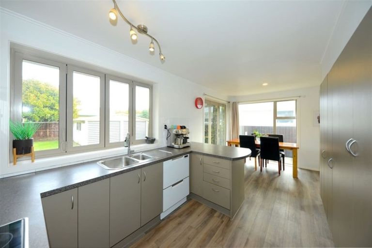 Photo of property in 51 Royalist Avenue, North New Brighton, Christchurch, 8083