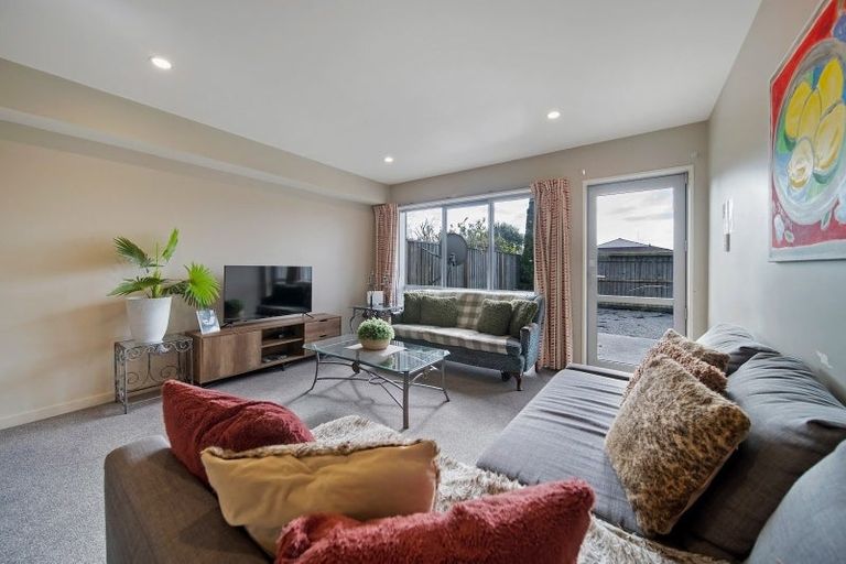 Photo of property in 39 Lyndon Street, Riccarton, Christchurch, 8041