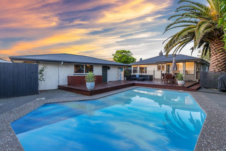 Photo of property in 211 Condell Avenue, Papanui, Christchurch, 8053