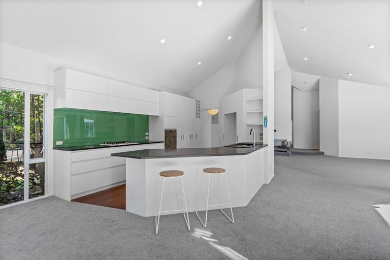 Photo of property in 296 Oaia Road, Muriwai, Waimauku, 0881