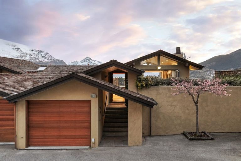 Photo of property in The Woods, 5/12 Dublin Street, Queenstown, 9300