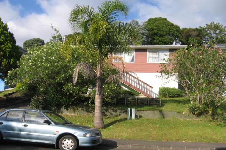 Photo of property in 28 Normanton Street, Glenfield, Auckland, 0629