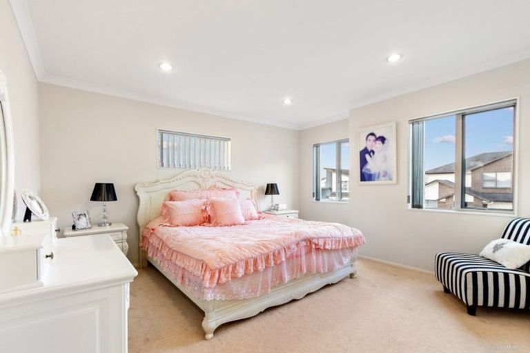 Photo of property in 20 Ravello Rise, Flat Bush, Auckland, 2019