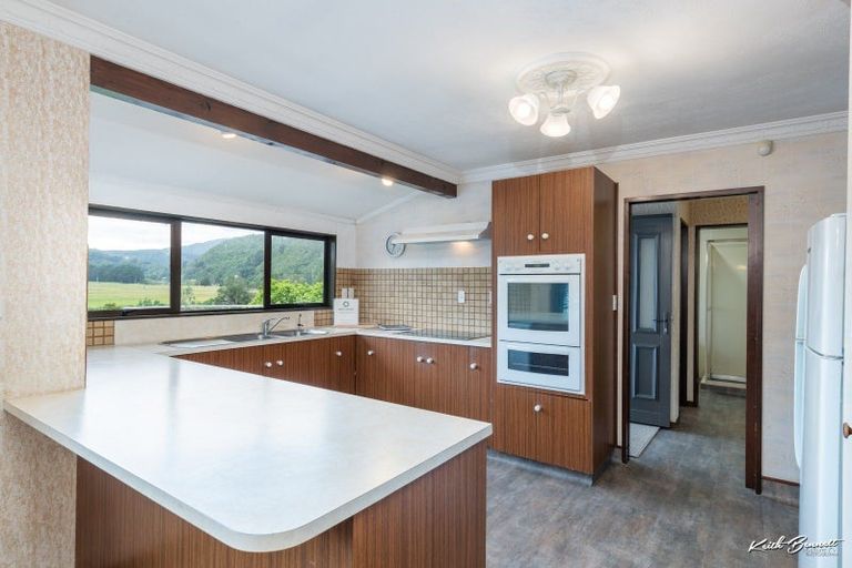 Photo of property in 115 Gemstone Drive, Birchville, Upper Hutt, 5018