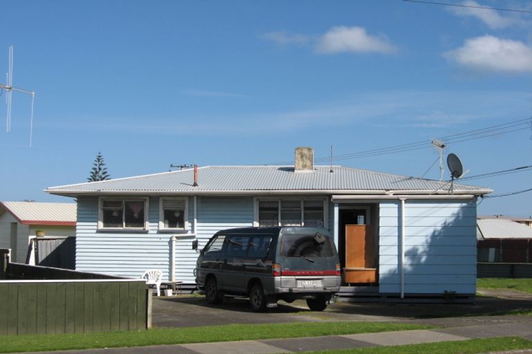 Photo of property in 23 Hood Street, Castlecliff, Whanganui, 4501