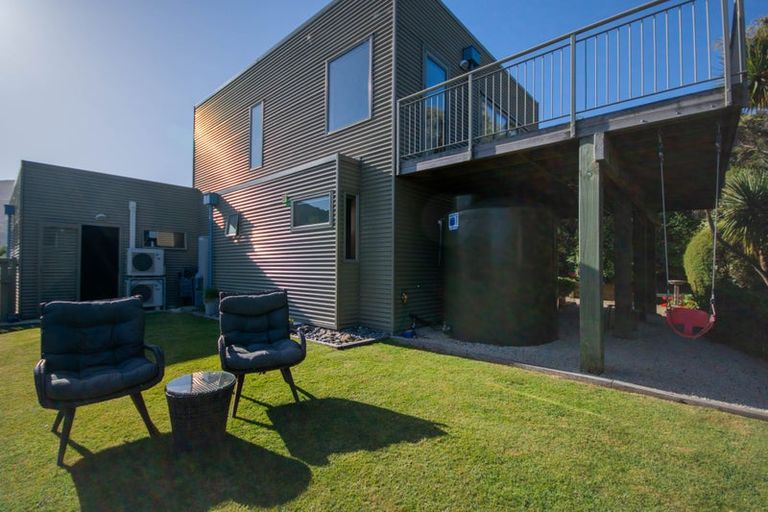 Photo of property in 33 Seaview Lane, Wainui, French Farm, 7582
