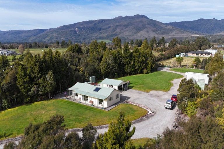 Photo of property in 270 Utopia Road, Westport, 7892