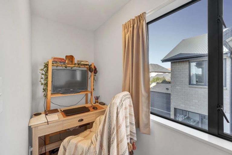 Photo of property in 15a Burdale Street, Riccarton, Christchurch, 8011