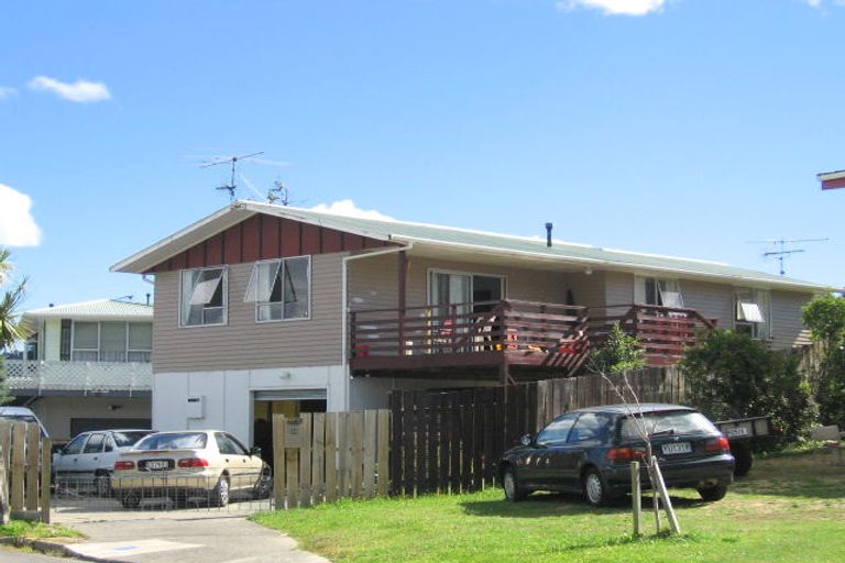 Photo of property in 34 Blueberry Grove, Timberlea, Upper Hutt, 5018