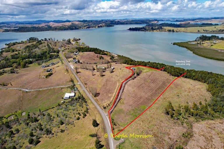 Photo of property in 196 Metcalfe Road, Matakohe, 0593