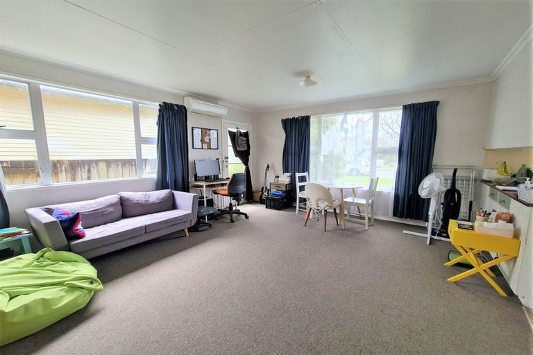 Photo of property in 42 Marne Street, Hokowhitu, Palmerston North, 4410