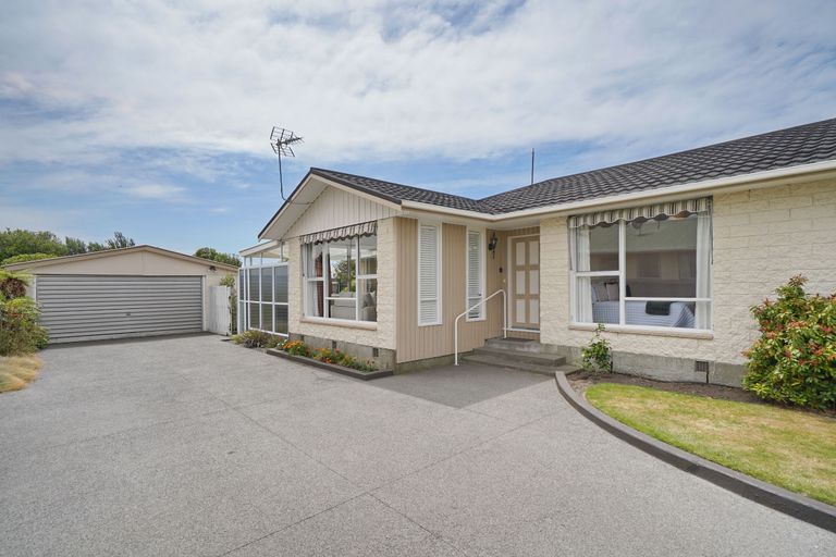 Photo of property in 14 Greenock Street, Redwood, Christchurch, 8051