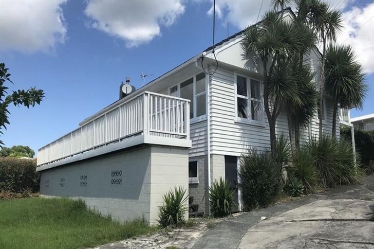 Photo of property in 152 Tiroroa Avenue, Te Atatu South, Auckland, 0610