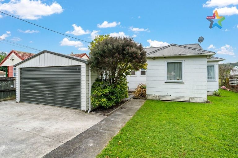 Photo of property in 4 Collett Street, Naenae, Lower Hutt, 5011
