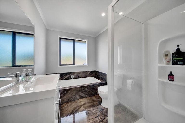 Photo of property in 5 Papawhero Drive, Bell Block, New Plymouth, 4312