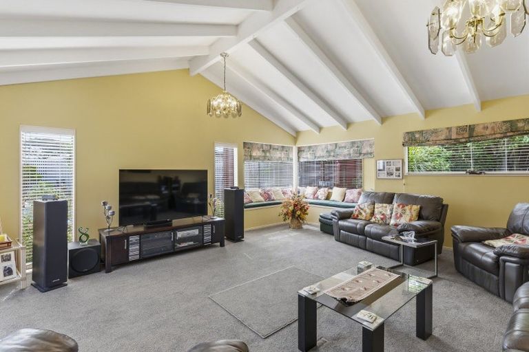 Photo of property in 11 Oakwood Grove, Paraparaumu Beach, Paraparaumu, 5032