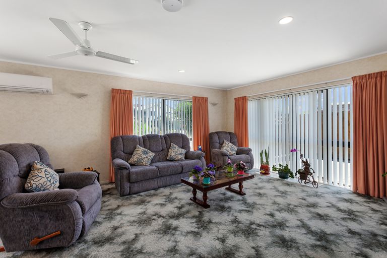 Photo of property in 1 The Glebe, Coastlands, Whakatane, 3120