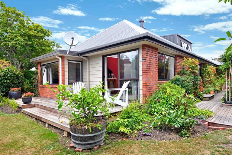 Photo of property in 21 Farnham Drive, Richmond, 7020