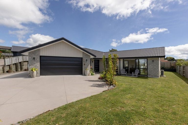 Photo of property in 12 Brendan Close, Omokoroa, 3114