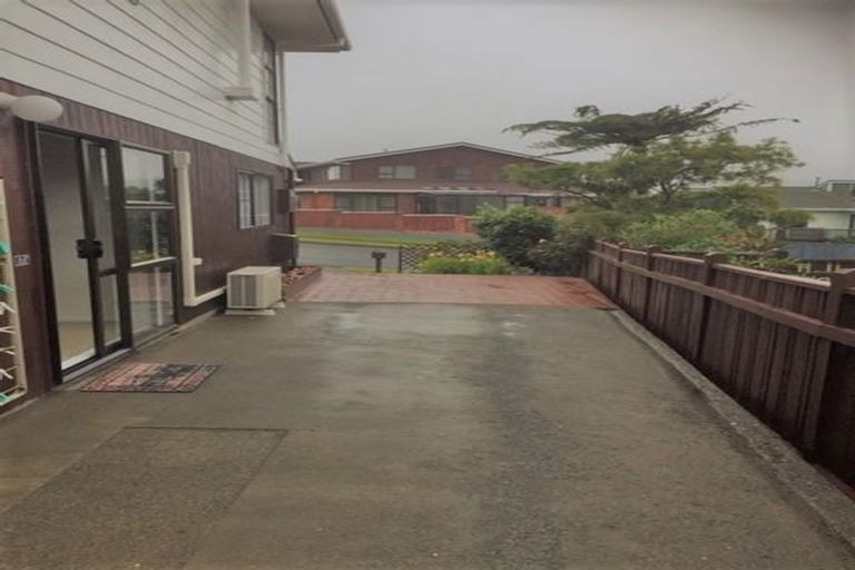 Photo of property in 87 Victory Crescent, Tawa, Wellington, 5028