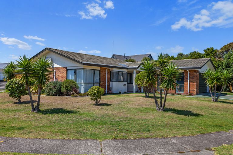 Photo of property in 1 The Glebe, Coastlands, Whakatane, 3120
