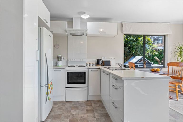 Photo of property in 3 Titiro Way, Welcome Bay, Tauranga, 3112