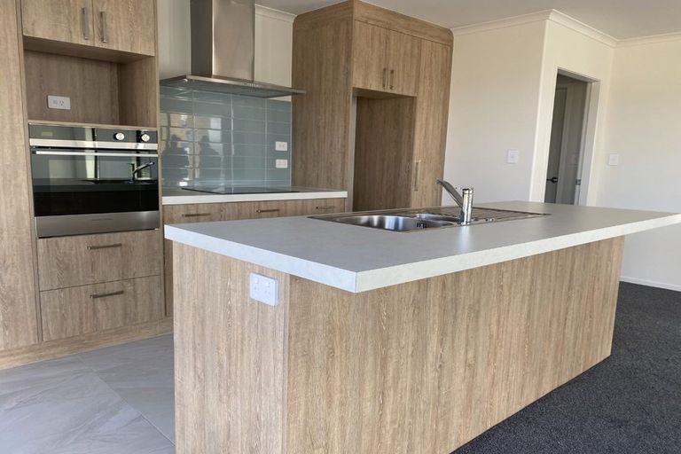 Photo of property in 9 Te Piriti Road, One Tree Point, 0118